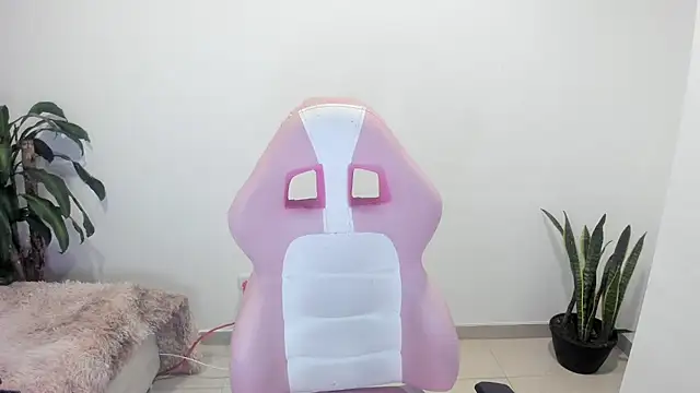 Snapshot of SOFIA_SWEETT22 chatting on February 2026 05:15:01 AM SOFIA SWEETT22 online show from February 2026 05:15:01 AM