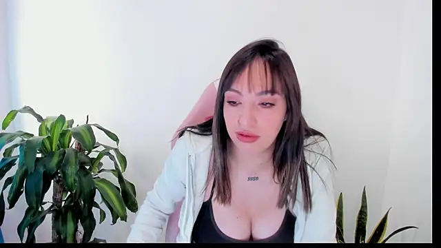 Snapshot of SOFIA_SWEETT22 chatting on November 2025 05:05:01 PM SOFIA SWEETT22 online show from November 2025 05:05:01 PM