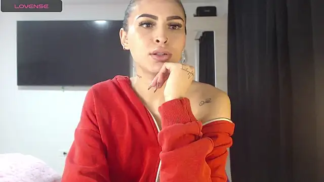 Linda  fiore online show from November 2025 04:28:01 AM