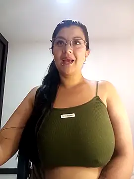 CelesteAlvarez1989 online show from April 2026 04:02:01 PM