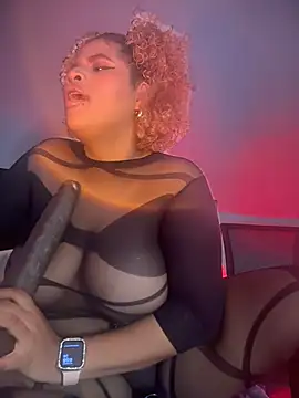 nikicatwild online show from November 2025 12:00:01 AM