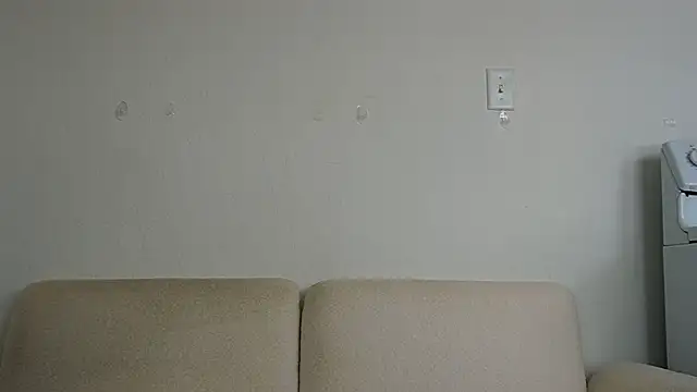 alex islivee online show from April 2026 06:58:01 PM