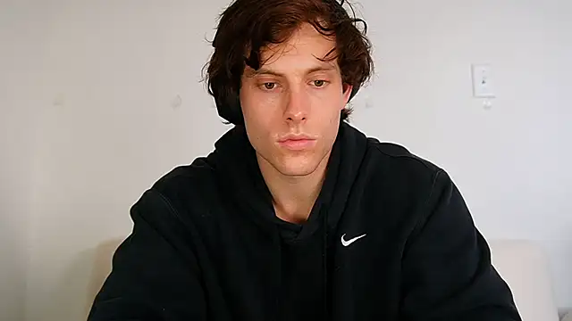 alex islivee online show from April 2026 10:28:02 PM