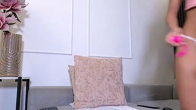 zendayavg online show from February 2026 12:10:02 PM