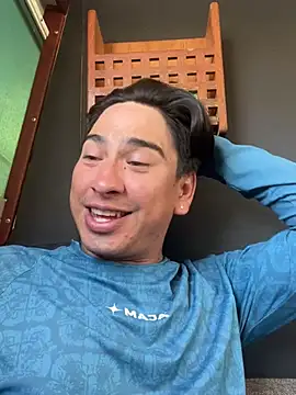 algila08 online show from April 2026 11:30:02 PM