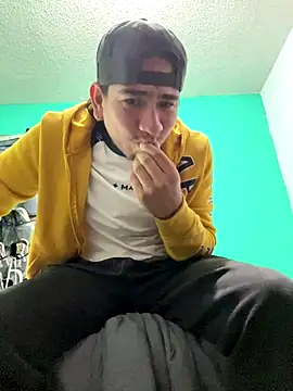 Snapshot of algila08 chatting on November 2025 05:39:01 AM algila08 online show from November 2025 05:39:01 AM