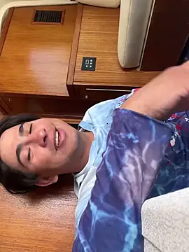 algila08 online show from April 2026 08:25:02 PM