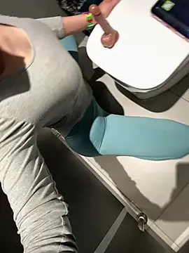 Snapshot of DDREBA chatting on April 2026 12:33:02 PM DDREBA online show from April 2026 12:33:02 PM