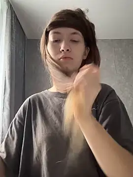 Holy Poly online show from December 2025 08:26:01 AM