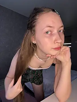 Holy Poly online show from March 2026 05:39:02 AM