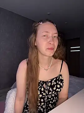 Holy Poly online show from February 2026 07:48:02 AM