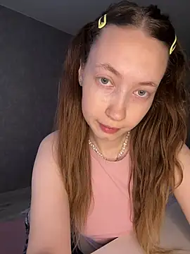 Holy Poly online show from April 2026 05:23:01 AM