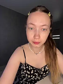 Holy Poly online show from April 2026 05:19:01 AM