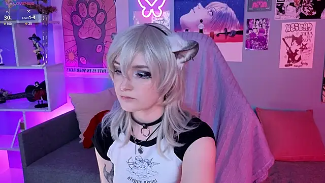 Snapshot of vronnier chatting on April 2026 03:38:01 PM vronnier online show from April 2026 03:38:01 PM