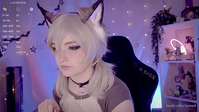 Snapshot of vronnier chatting on November 2025 02:06:01 PM vronnier online show from November 2025 02:06:01 PM