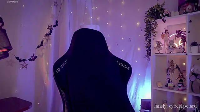 Snapshot of vronnier chatting on January 2026 04:24:02 PM vronnier online show from January 2026 04:24:02 PM