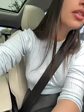 Snapshot of BelleRune chatting on March 2025 01:23:01 PM BelleRune online show from March 2025 01:23:01 PM