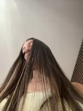 Snapshot of BelleRune chatting on March 2025 08:08:02 PM BelleRune online show from March 2025 08:08:02 PM