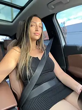 BelleRune online show from November 2025 09:54:01 AM