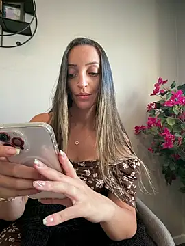 Snapshot of BelleRune chatting on July 2026 05:31:02 PM BelleRune online show from July 2026 05:31:02 PM