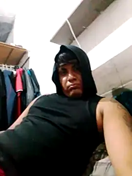 LogaBlade online show from April 2026 04:57:02 AM