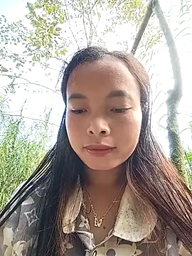 Snapshot of Yumi_08 chatting on November 2025 01:54:01 AM Yumi 08 online show from November 2025 01:54:01 AM