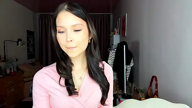 Snapshot of EmmaJonse chatting on November 2025 11:47:02 AM EmmaJonse online show from November 2025 11:47:02 AM