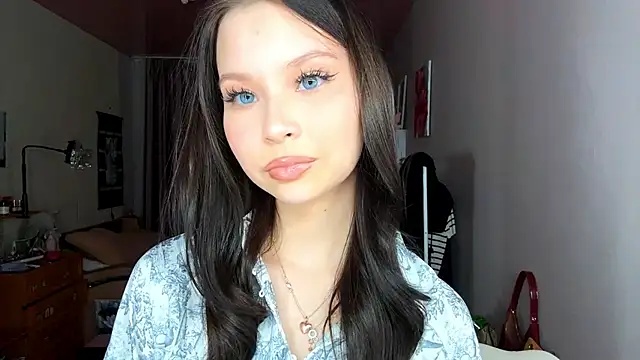 EmmaJonse online show from November 2025 11:03:02 AM