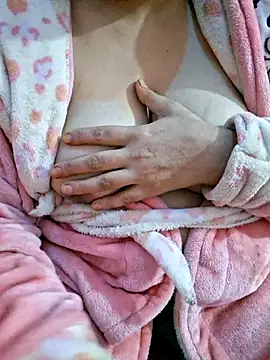 mnbvcxzqwertyuiop1235 online show from December 2025 12:09:02 PM