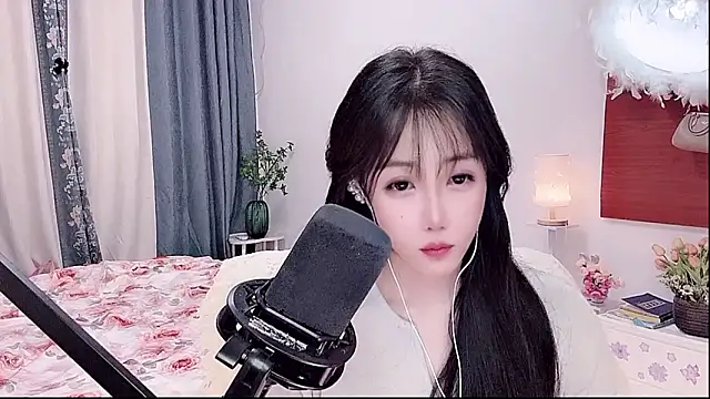 Laura 520 online show from May 2026 12:22:02 PM