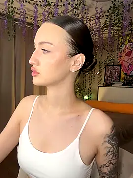 that eva online show from November 2025 06:14:02 AM