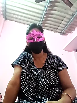 Snapshot of Nisha__19 chatting on November 2025 03:45:02 PM Nisha 19 online show from November 2025 03:45:02 PM