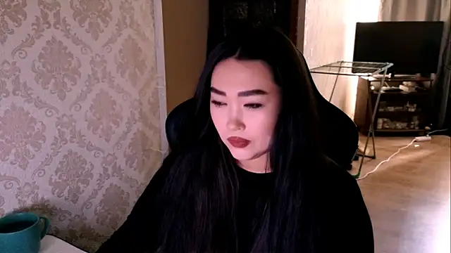 Emma Uilson online show from May 2026 02:33:01 AM