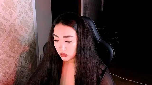 Emma Uilson online show from July 2026 02:08:02 PM
