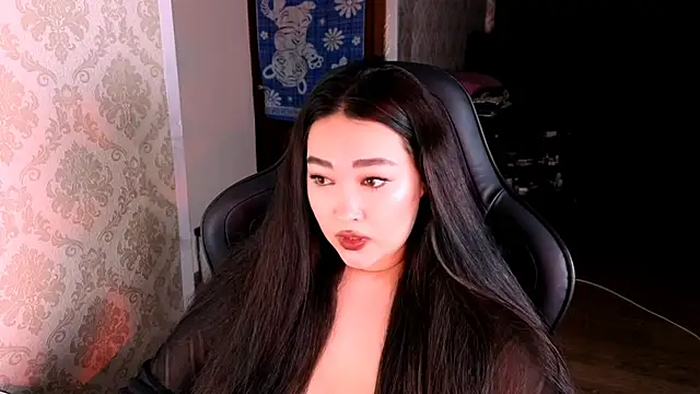 Emma Uilson online show from May 2026 08:12:01 PM