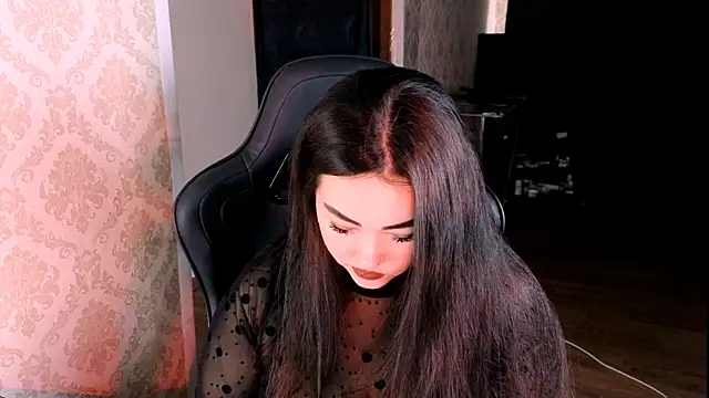 Emma Uilson online show from July 2026 04:30:02 AM