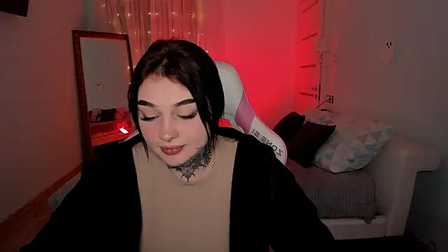 EmilyWoods  online show from November 2025 08:18:02 AM