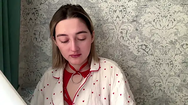 Emily lyy online show from December 2025 10:52:02 AM