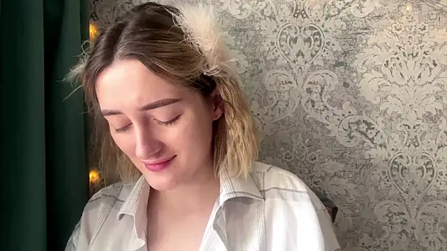 Emily lyy online show from November 2025 09:20:01 AM