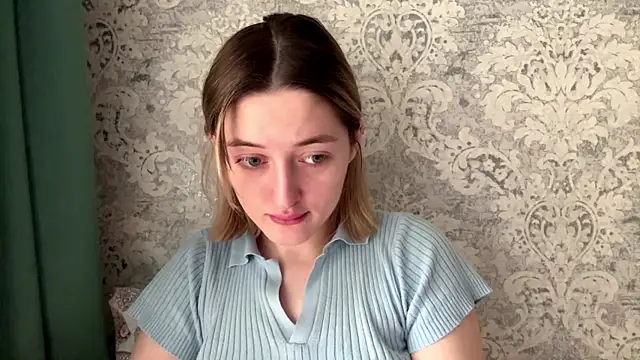 Emily lyy online show from December 2025 08:03:02 AM