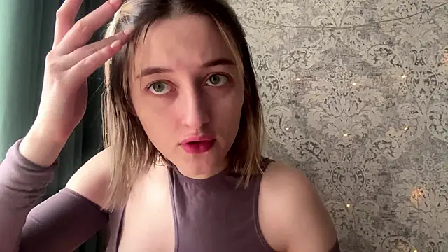 Emily lyy online show from November 2025 08:25:02 AM