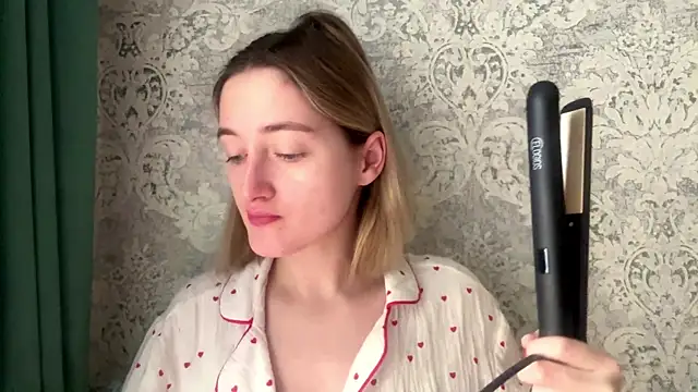 Emily lyy online show from December 2025 07:11:01 AM