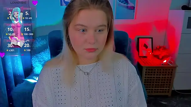 Snapshot of LouiseMous chatting on November 2025 09:15:01 PM LouiseMous online show from November 2025 09:15:01 PM