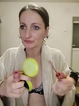 CrazyMaya39 online show from April 2026 11:11:01 PM