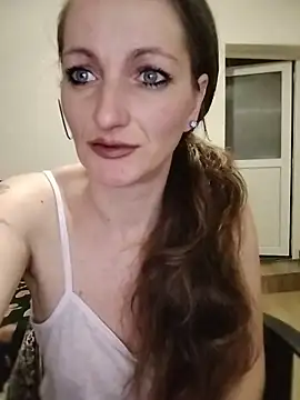 CrazyMaya39 online show from April 2026 11:05:01 PM