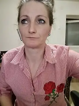 CrazyMaya39 online show from April 2026 09:09:02 PM