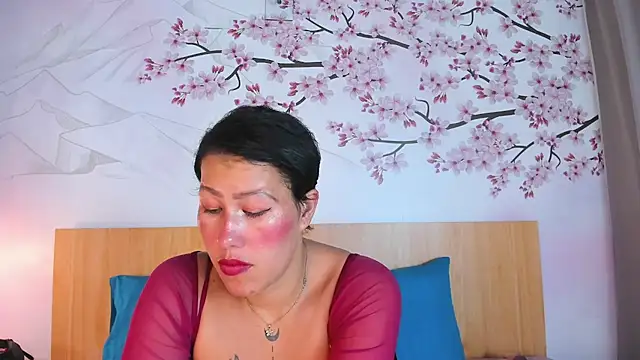 Laura Torress online show from July 2026 03:07:01 AM