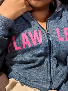 Snapshot of Kinky_Aleena chatting on November 2025 08:02:01 PM Kinky Aleena online show from November 2025 08:02:01 PM