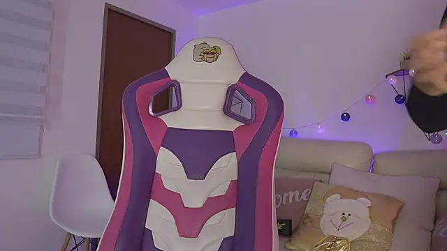 Enola Holmes  online show from November 2025 01:22:01 PM