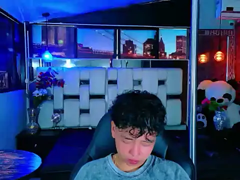 lunabustygirl online show from January 2026 01:15:01 PM